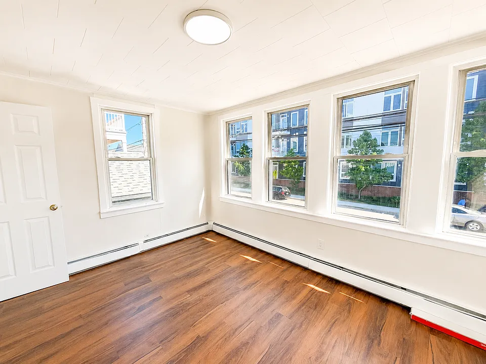 320 Hamilton Ave #2