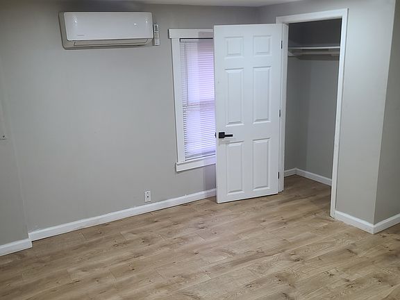 5th image of 210 Jasper St