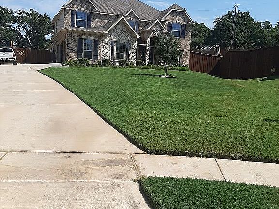 4th image of 949 Sunrise Dr