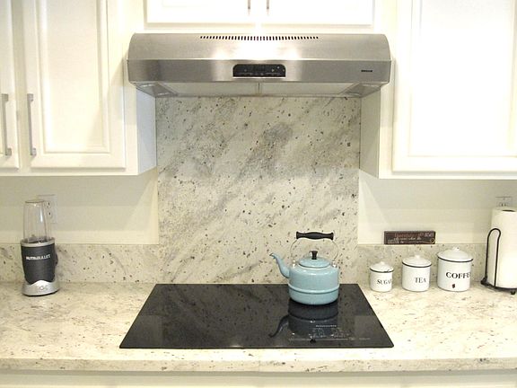 Quartz back splash