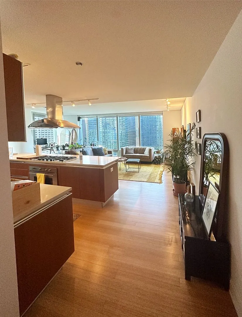 Building Photo - 340 E Randolph St #1706