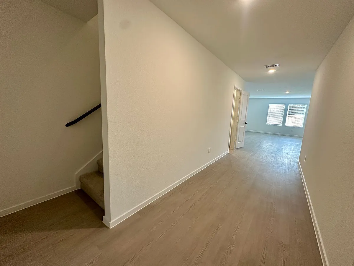 Building Photo - 13310 Rayhill Dr