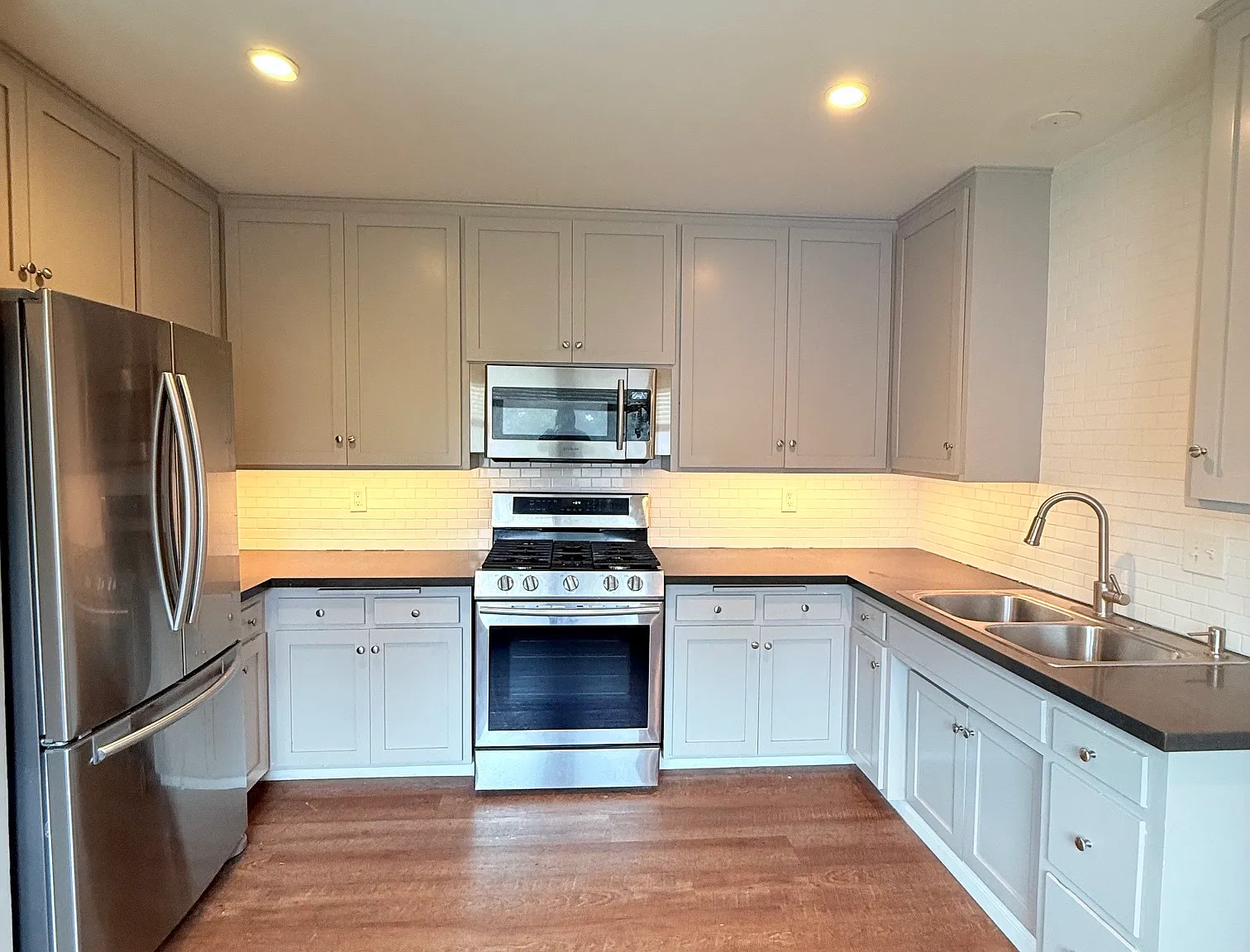 206 W Yanonali St — Photo 2