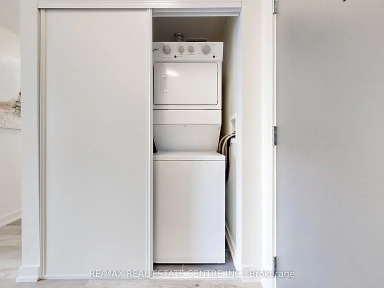 1010 Dundas St E #Penthouse 12 — Photo 31