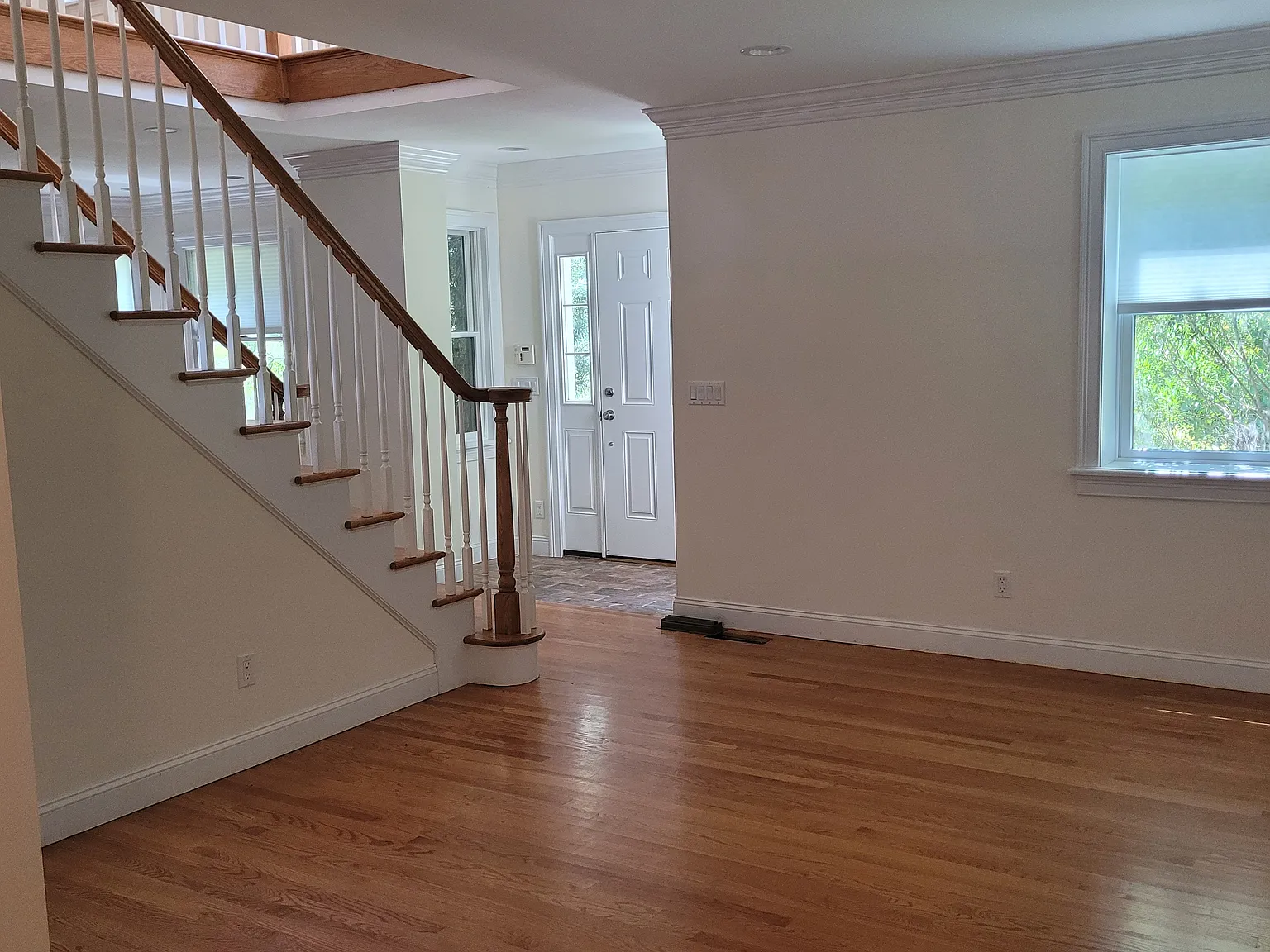 3 bed, 2.5 bath, 3704 sqft, $5,500 — Photo 2