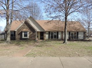 560 Hughes Rd, Collierville, TN 38017