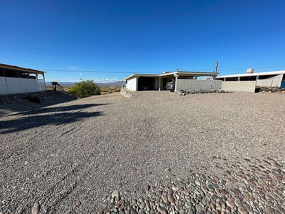 2nd image of 1635 Russell Dr