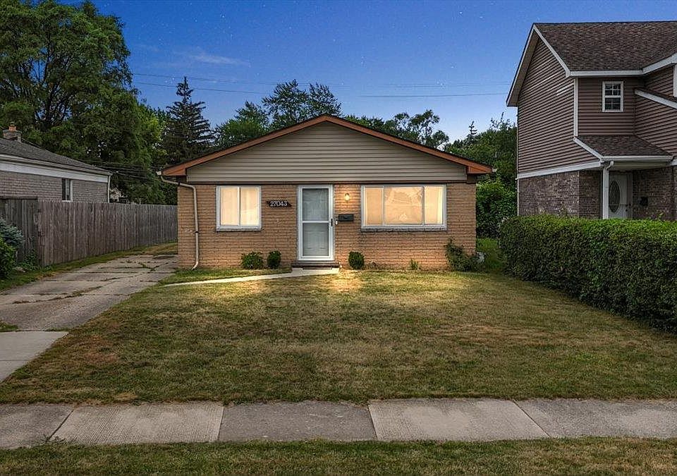 1st image of 27043 Lorenz St