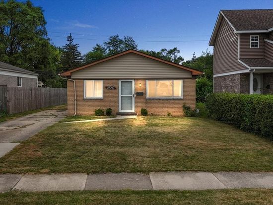 27043 Lorenz St, Madison Heights, MI 48071