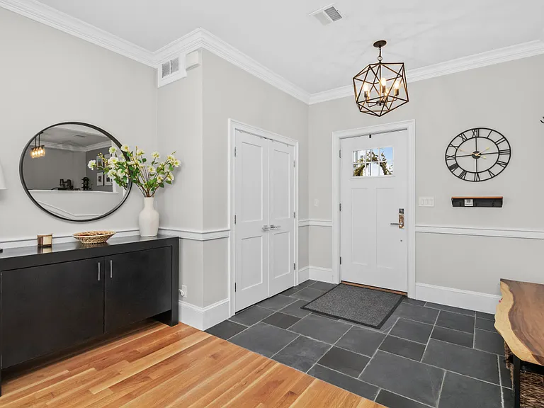 322 Bunker Hill St #B — Photo 7