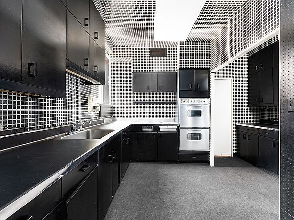 5th image of 700 Park Ave APT 7A