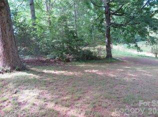 112 Glenn Oaks Dr, Lawndale, NC 28090