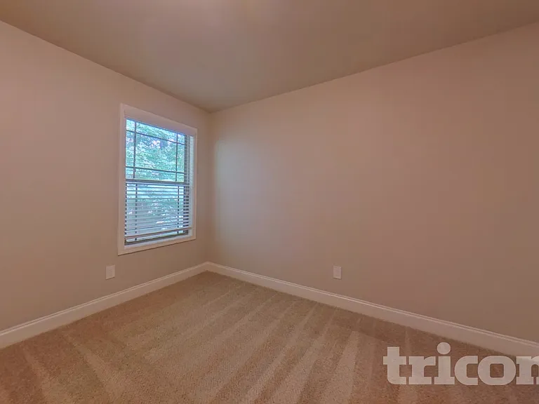 817 Crescent Way — Photo 13