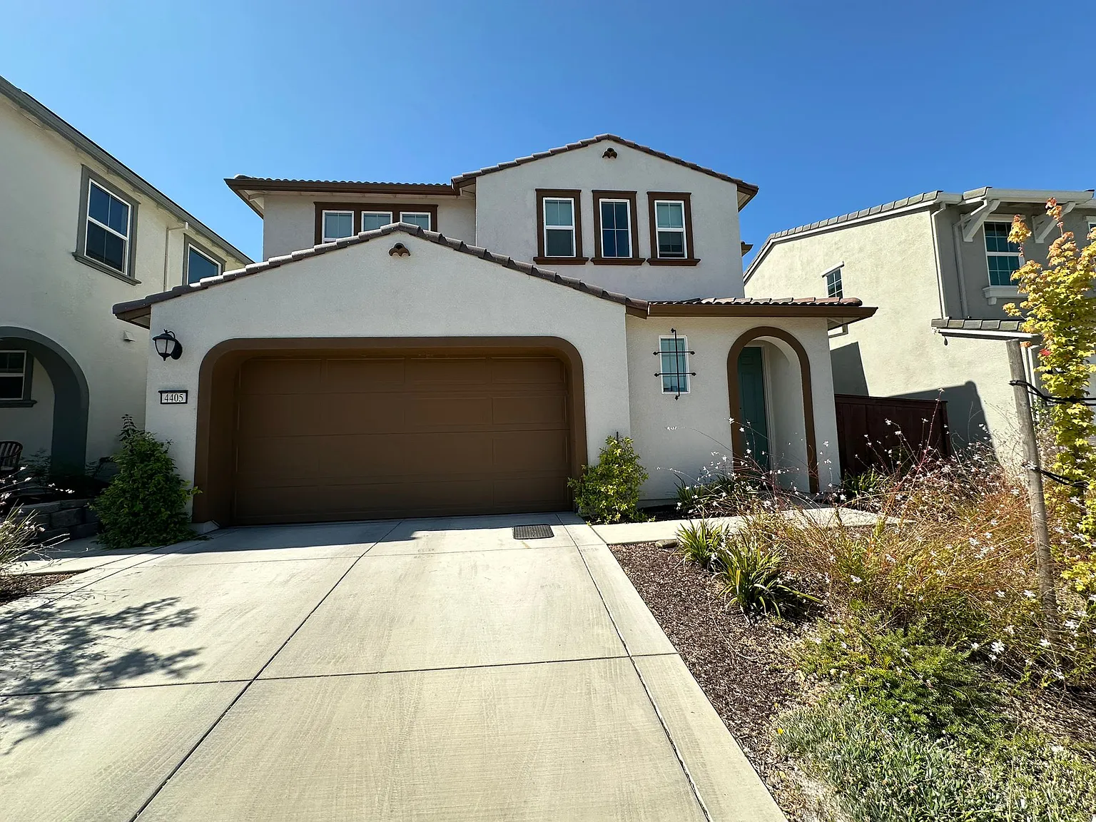4405 Sanderson Dr photo 1
