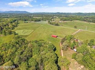 880 Fairview Rd, Tellico Plains, TN 37385