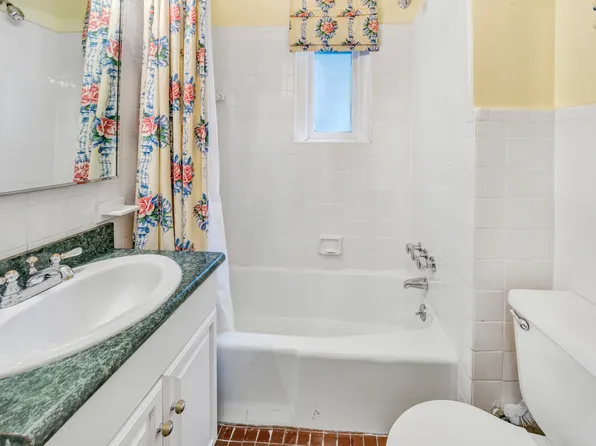 1060 Park Avenue image 6 of 7