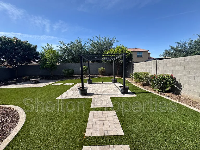 18787 W Yucatan Dr — Photo 24