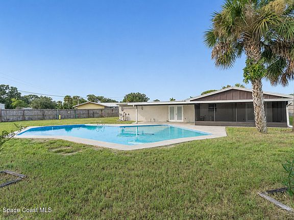 2nd image of 1003 Botany Ln