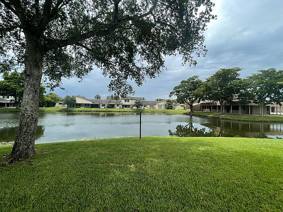 4th image of 10700 NW 30th Pl