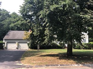 120 Lee Dr, Concord, MA 01742
