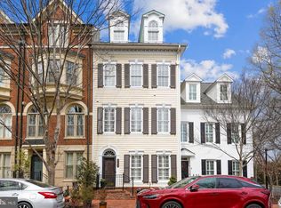 703 Rose Sq, Alexandria, VA 22314