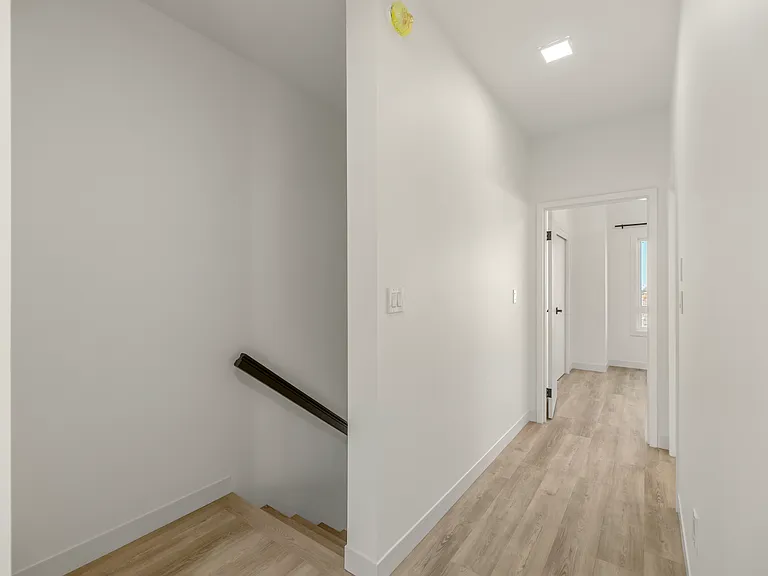 11 Merkel Manza Blvd — Photo 44