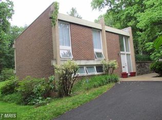 11521 Maple Ridge Rd, Reston, VA 20190