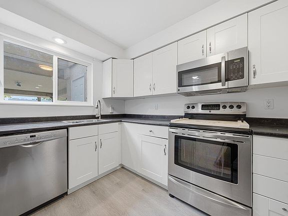 2nd image of 11685 Fulton St