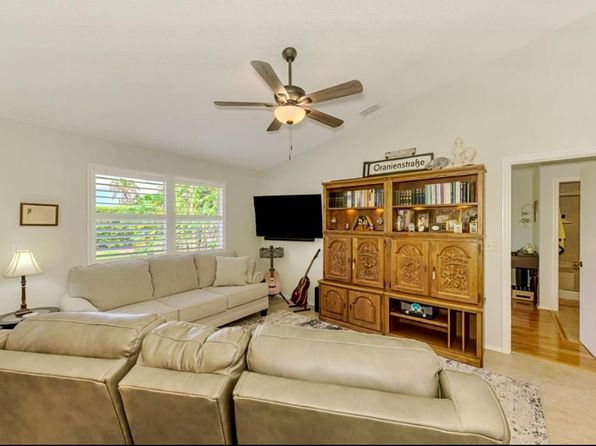 3008 Sail Pointe Cir