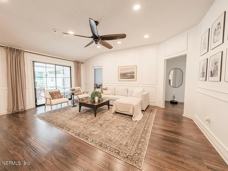 511 Chancellor Dr E — Photo 16