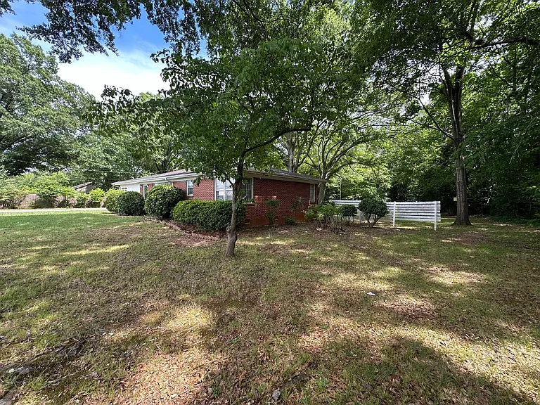 1901 S New Hope Rd — Photo 19