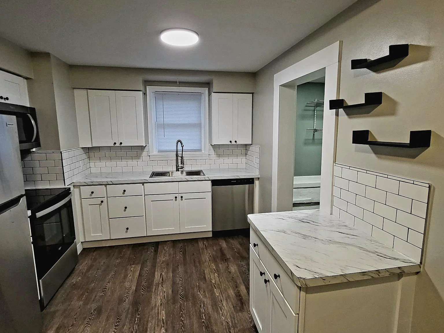 2 bed, 800 sqft, $1,775 — Photo 4