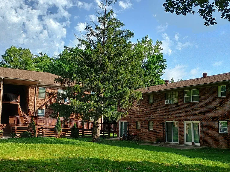 1202 E Walford Dr #11 — Photo 1
