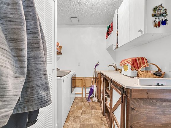 5th image of 687 Saddlebrook Dr