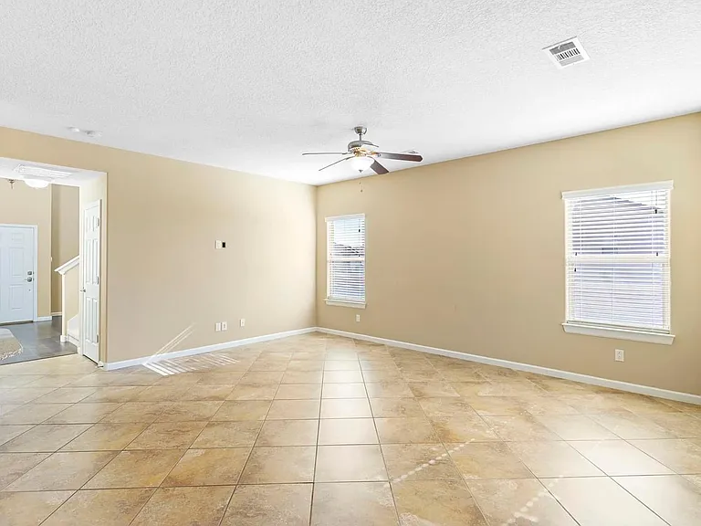 604 Loma Linda Loop NE — Photo 7