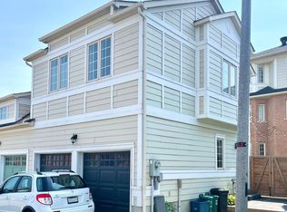 12 Saint James Ct, Markham, ON L6B1G3