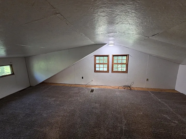 110 Chapel Rd — Photo 8