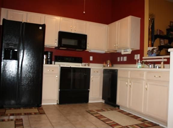 5th image of 311 Country Squire Ln