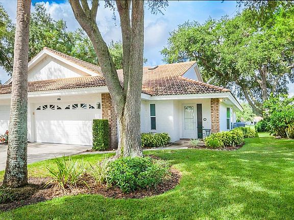 2nd image of 5814 Garden Lakes Dr