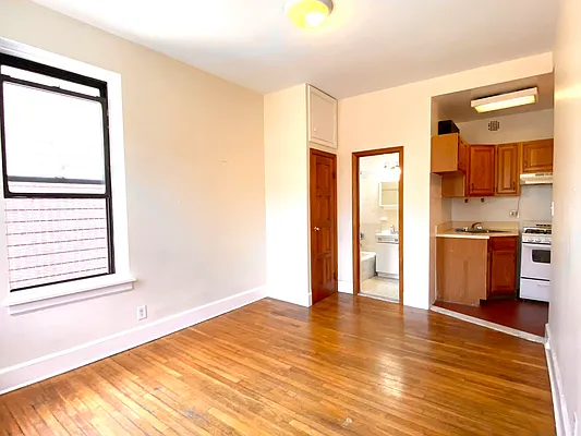 Rented by Compass | media 28