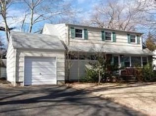 14 Carlton Dr, Montclair, NJ 07043