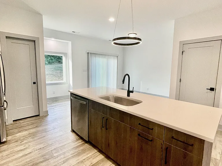 420 Breezewood Dr #107 — Photo 31