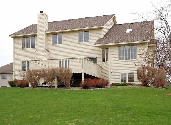 4th image of 8965 Cambridge Ct N