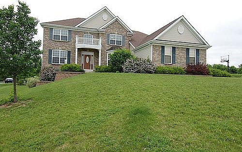 2nd image of 8602 Grandview Dr