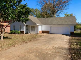 5682 Ridgetop Dr, Horn Lake, MS 38637