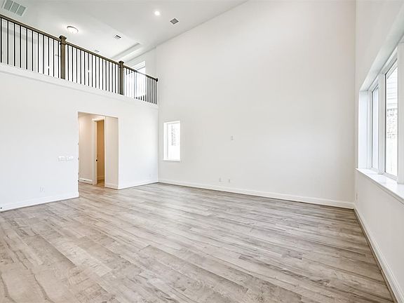 5th image of 705 Ocean Palms Drive