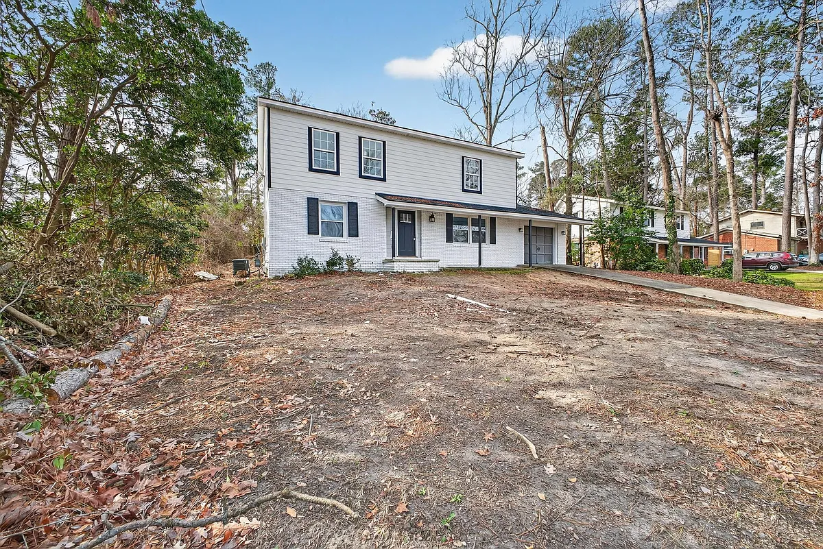 Building Photo - Tanglewood Dr