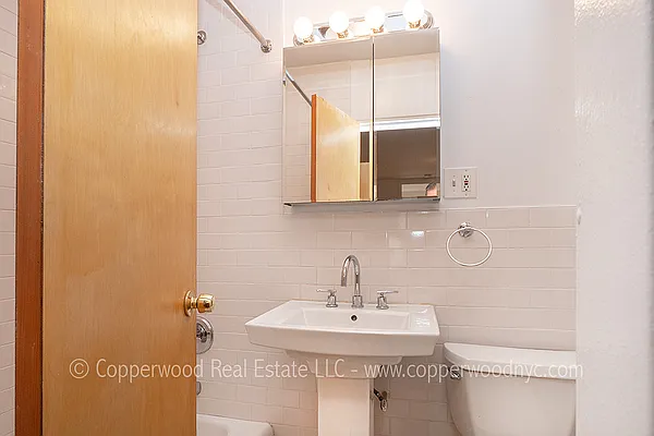 Rented by Copperwood Real Estate | media 16