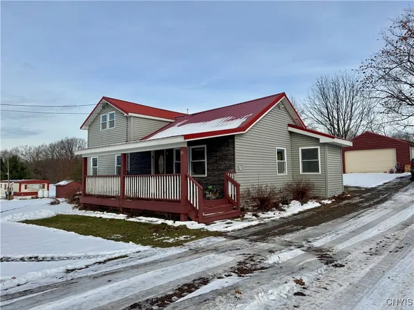 10 Mexico Point Dr, Mexico, NY 13114