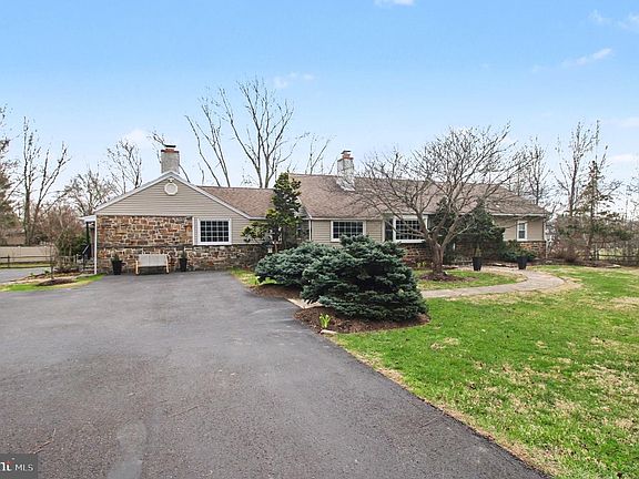 3rd image of 1408 Evans Rd